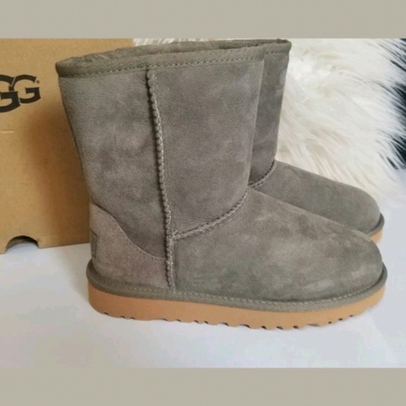 ugg k classic